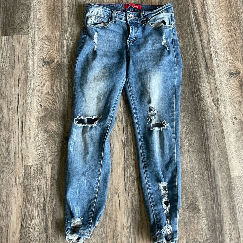 GOGO Star Distressed Skinny Jeans, size 3